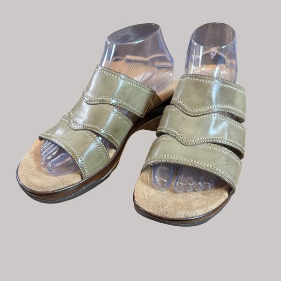 G H Bass Women's Slip-On Distressed Uppers Sandals With Wave Straps & Cushioned - Picture 5 of 16